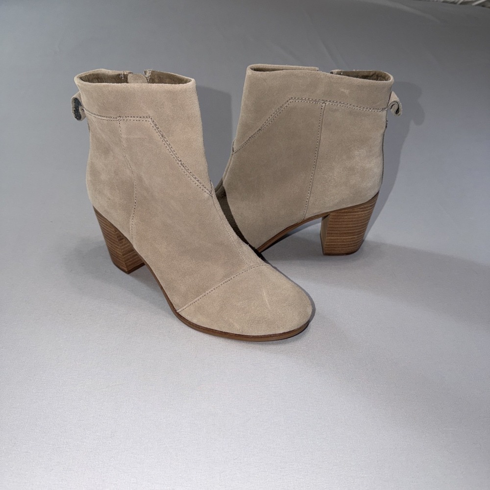 Toms Lunata Desert Tan Suede Side Zip Boots 3" Stacked Heel Women's Size 10